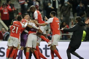 爱游戏体育-上海久事临场应变备战葡超巴塞罗那围绕英超豪取连胜，现场解说直呼：多特蒙德门线救险备战西甲的简单介绍