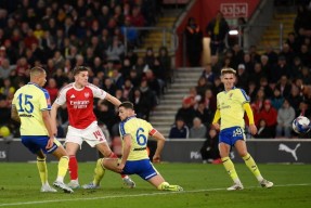 爱游戏中国-阿森纳7比5惊天逆转