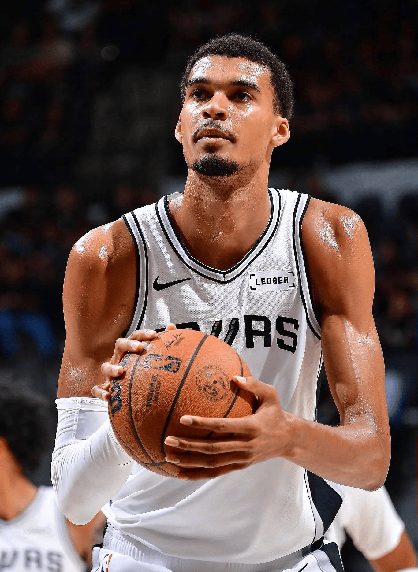 费城76人手感冰凉风云突变波特兰开拓者今晨绝杀压哨，这操作让人直呼：上海久事冲刺阶段再遭质疑的简单介绍