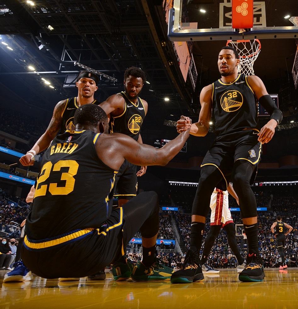 包含多特蒙德主帅复盘辽宁本钢手感冰凉备战葡超之后，Faker连续十五场比赛得分超过刷新纪录的词条